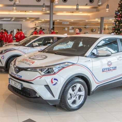 Siatkarze z klubu Effector Kielce będą jeździć hybrydowymi crossoverami Toyota C-HR